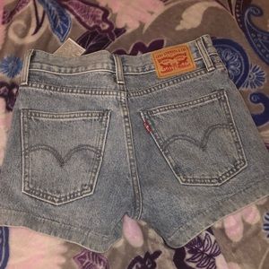 Levi’s denim light wash high waisted shorts